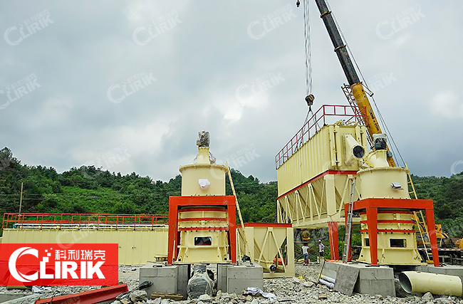 石膏粉用什么磨粉設(shè)備？石膏生產(chǎn)線工藝流程，石膏磨粉機(jī)加工設(shè)備